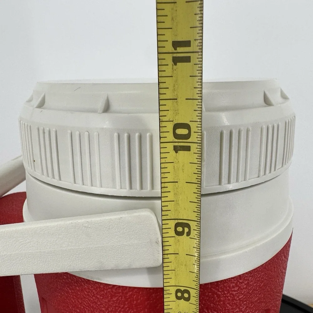 Vintage 80s‎ Pizza Hut Red & White Igloo Half Gallon Relief Pitcher Cooler